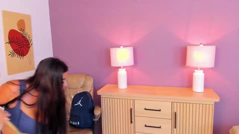 nathalie rossel online show from February 2, 2025, 1:23 am