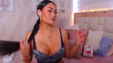 Nathalie Rose online show from September 21, 2025, 2:51 pm
