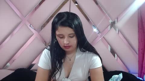 nathaly low online show from January 21, 2025, 10:08 am