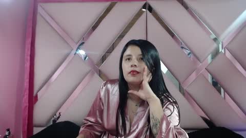 nathaly low online show from January 22, 2025, 6:52 am