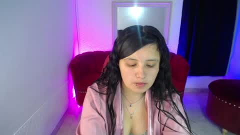 nathaly low online show from July 28, 2026, 12:23 pm