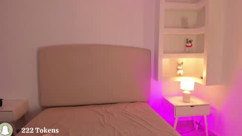 NATHALY  online show from January 5, 2026, 5:27 pm