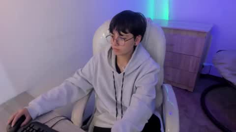 nathalyy_ds online show from November 28, 2025, 1:03 pm