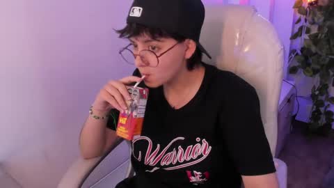 nathalyy_ds online show from April 16, 2026, 9:39 pm