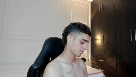 nathan_shimmer online show from April 16, 2026, 9:39 pm