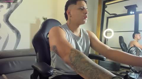 Snapshot of nathannovoa chatting on December 1, 2025, 12:21 pm Nathan online show from December 1, 2025, 12:21 pm