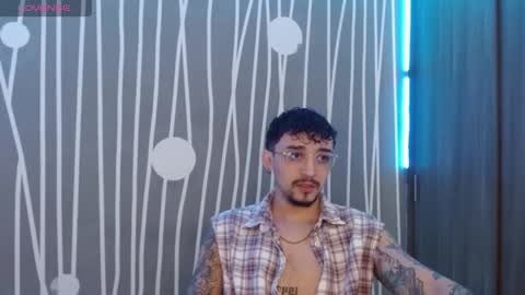 nathanray99 online show from December 28, 2024, 3:37 pm