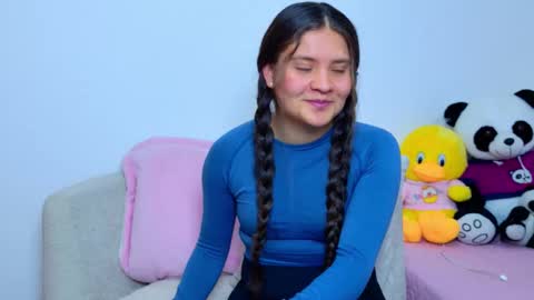 Naty  online show from November 18, 2025, 3:34 am