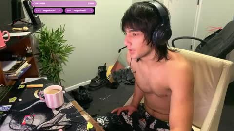 native_boy2 online show from September 29, 2025, 5:45 am