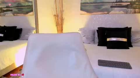 Natalia online show from September 18, 2025, 7:38 pm