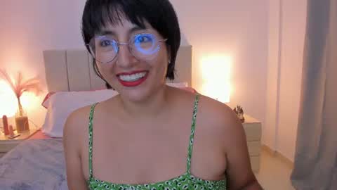 Nathalie online show from June 17, 2026, 10:00 pm