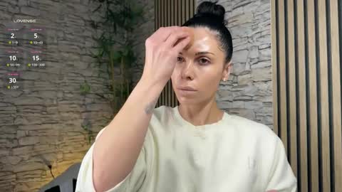 NATTY FIERROS online show from December 23, 2025, 6:22 am