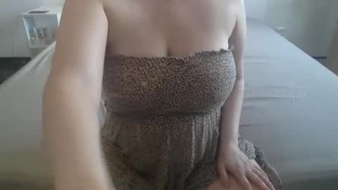 Snapshot of natural_beauty201 chatting on June 5, 2026, 12:33 pm Penelopa369 online show from June 5, 2026, 12:33 pm