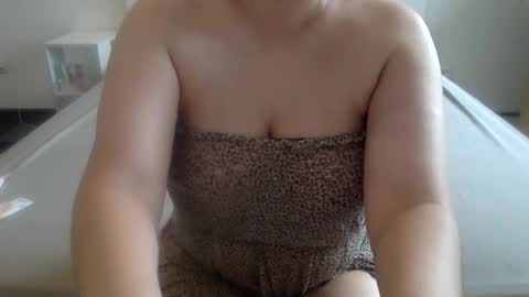 Snapshot of natural_beauty201 chatting on June 17, 2026, 7:11 am Penelopa369 online show from June 17, 2026, 7:11 am