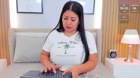 Snapshot of natural_bigboobs chatting on November 27, 2025, 11:34 am Jazmin Bigboobs online show from November 27, 2025, 11:34 am