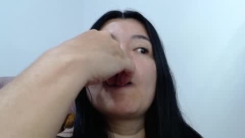 Snapshot of naturally_mature chatting on December 22, 2024, 5:12 am Sammy online show from December 22, 2024, 5:12 am