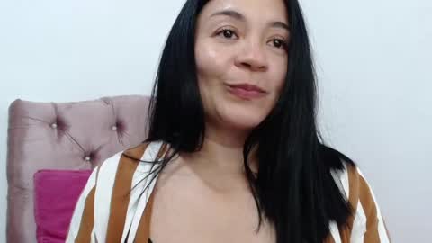 Snapshot of naturally_mature chatting on February 3, 2025, 4:35 am Sammy online show from February 3, 2025, 4:35 am