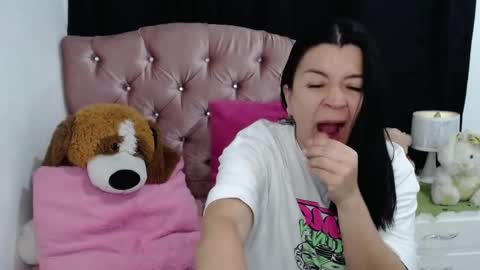 Snapshot of naturally_mature chatting on March 7, 2025, 4:13 am Sammy online show from March 7, 2025, 4:13 am