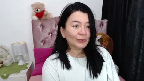 Snapshot of naturally_mature chatting on March 11, 2025, 3:37 am Sammy online show from March 11, 2025, 3:37 am