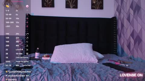 Gwen  online show from January 30, 2025, 1:33 am