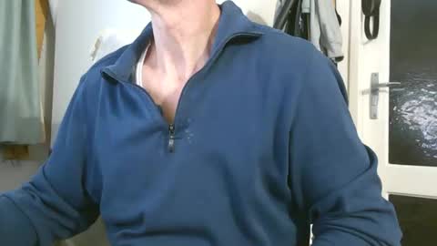 naturista25 online show from December 20, 2025, 2:24 pm