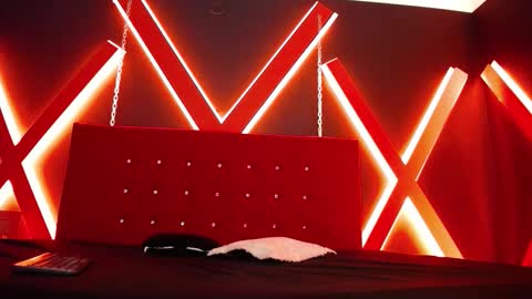 natuxxa online show from September 26, 2025, 6:56 pm