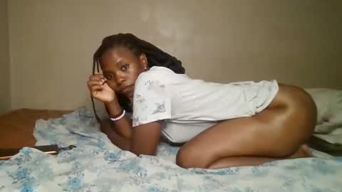 Snapshot of naughtiecouple_ chatting on February 25, 2026, 8:35 am naughtiecouple_ online show from February 25, 2026, 8:35 am