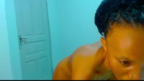 Snapshot of naughty253 chatting on July 27, 2026, 1:12 am naughtyxoxo online show from July 27, 2026, 1:12 am