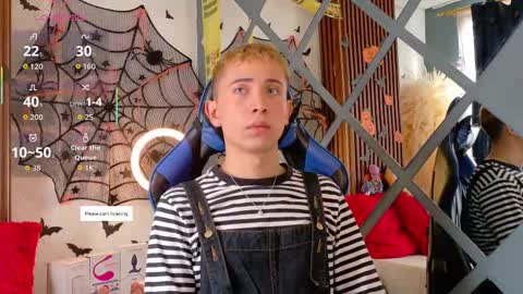 Christopher  Chris online show from October 16, 2025, 1:01 pm