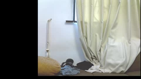 Snapshot of naughty_bitch0 chatting on April 21, 2026, 1:06 pm Jasmin online show from April 21, 2026, 1:06 pm