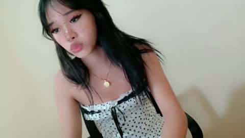 itsyourgirl kiara online show from April 9, 2026, 2:22 pm