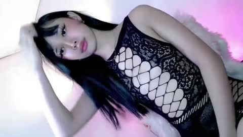 itsyourgirl kiara online show from June 18, 2026, 10:52 am