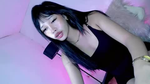 itsyourgirl kiara online show from June 19, 2026, 1:04 pm