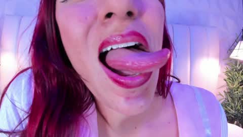 Snapshot of naughty_flower18 chatting on December 7, 2024, 1:58 am Flor online show from December 7, 2024, 1:58 am