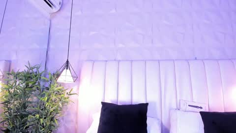 Snapshot of naughty_flower18 chatting on January 30, 2025, 2:06 am Flor online show from January 30, 2025, 2:06 am