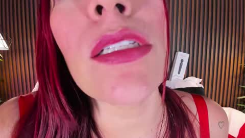 Snapshot of naughty_flower18 chatting on March 9, 2025, 2:50 am Flor online show from March 9, 2025, 2:50 am