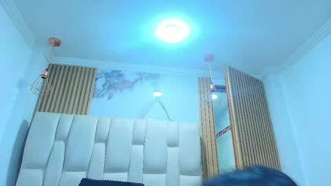 Kitten online show from April 22, 2026, 11:01 am