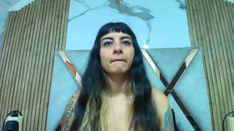 Kitten online show from May 27, 2026, 11:07 am