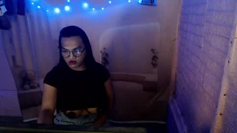 naughty_lorien143 online show from August 7, 2026, 3:25 pm