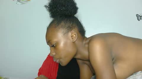 sexxy online show from November 17, 2025, 5:46 am