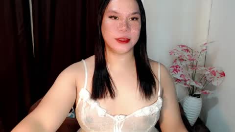 Snapshot of naughty_vies chatting on July 27, 2026, 8:43 am Davies online show from July 27, 2026, 8:43 am