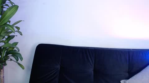 LANAindependent model online show from January 29, 2025, 4:15 am