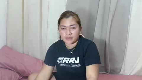 naughtyhotmama68319 online show from June 4, 2026, 11:38 am