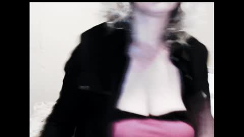 Snapshot of naughtyjenniferxx chatting on February 5, 2025, 6:13 am Jenny online show from February 5, 2025, 6:13 am