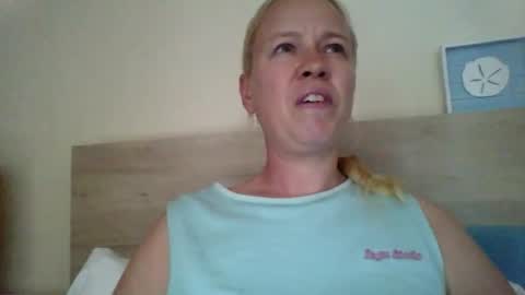 naughtyjennyblondeuk online show from April 21, 2026, 5:39 pm