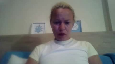 naughtyjennyblondeuk online show from April 30, 2026, 8:57 pm