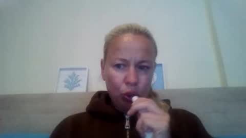 naughtyjennyblondeuk online show from May 3, 2026, 6:25 pm