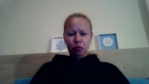 naughtyjennyblondeuk online show from May 6, 2026, 9:31 pm
