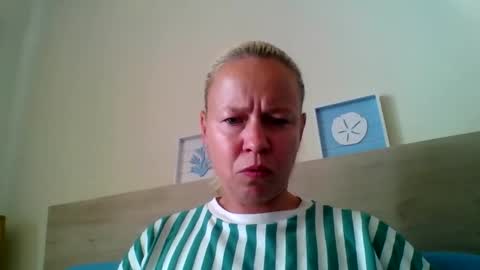 naughtyjennyblondeuk online show from May 10, 2026, 1:49 pm
