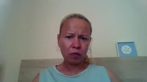 naughtyjennyblondeuk online show from May 13, 2026, 3:53 pm
